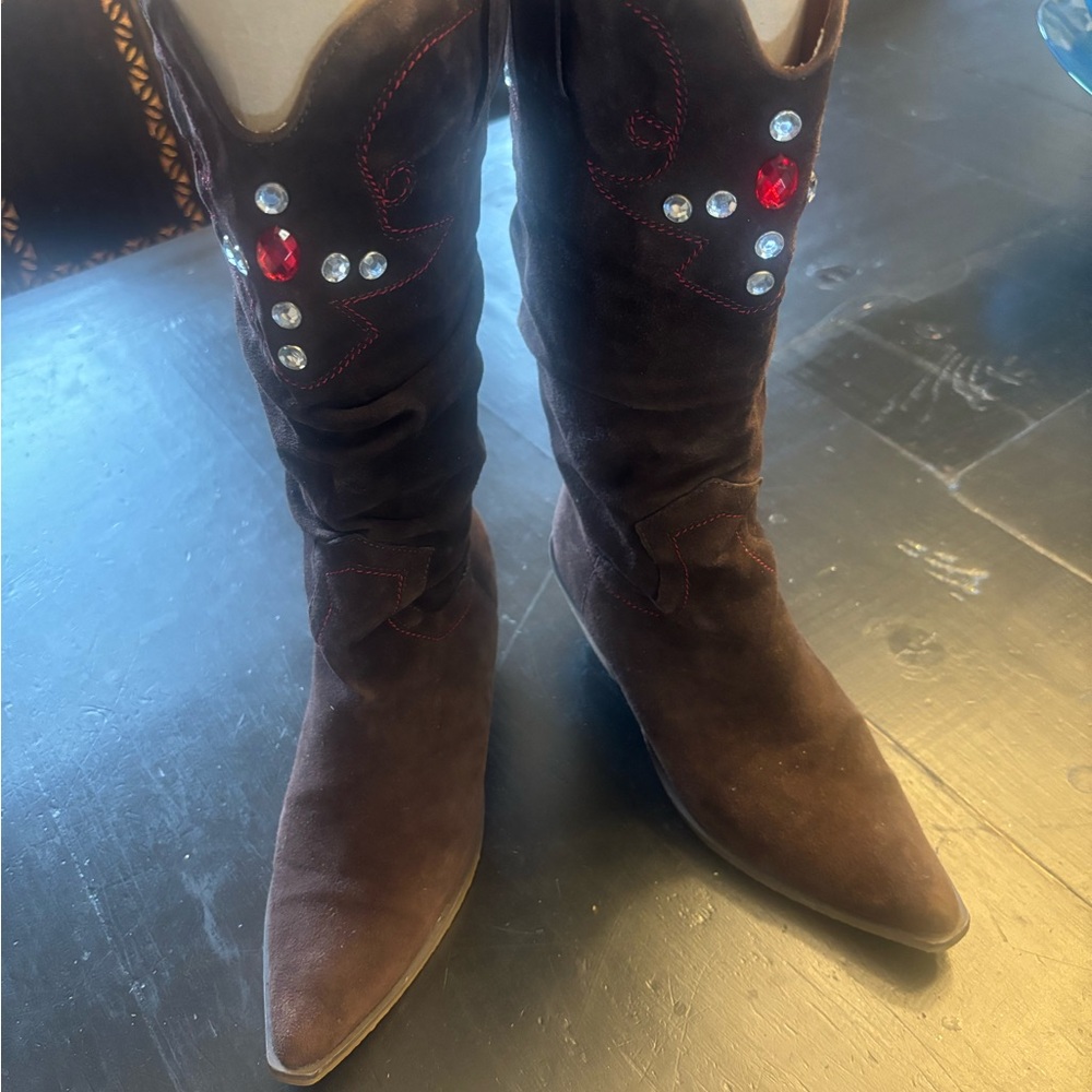 NWOT Rebel Brown Suede Boots Sz 7